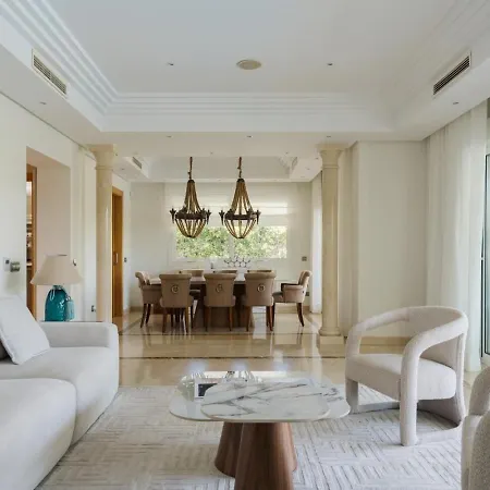 Villa Tranquila - Elegant Luxury With Private Pool, Gym, Stunning Outdoor Space Spcrm5587