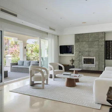 Tranquila - Elegant Luxury With Private Pool, Gym, Stunning Outdoor Space Spcrm5587 Villa *