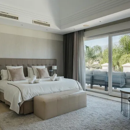 Villa Tranquila - Elegant Luxury With Private Pool, Gym, Stunning Outdoor Space Spcrm5587